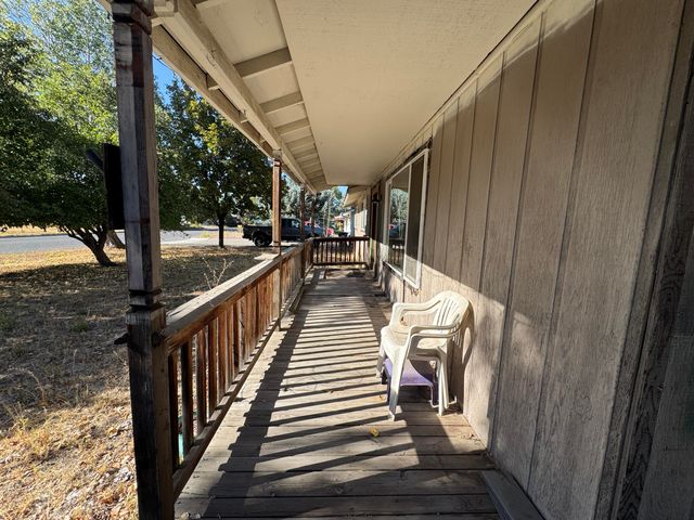 1234 NW 9th Street, Redmond, OR 97756