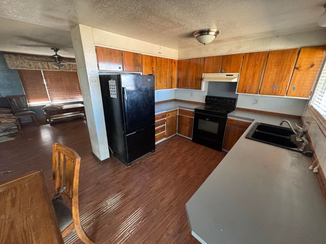 1234 NW 9th Street, Redmond, OR 97756