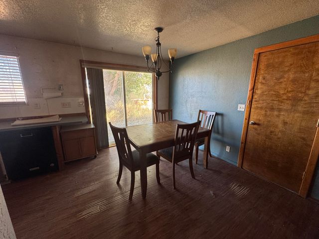 1234 NW 9th Street, Redmond, OR 97756