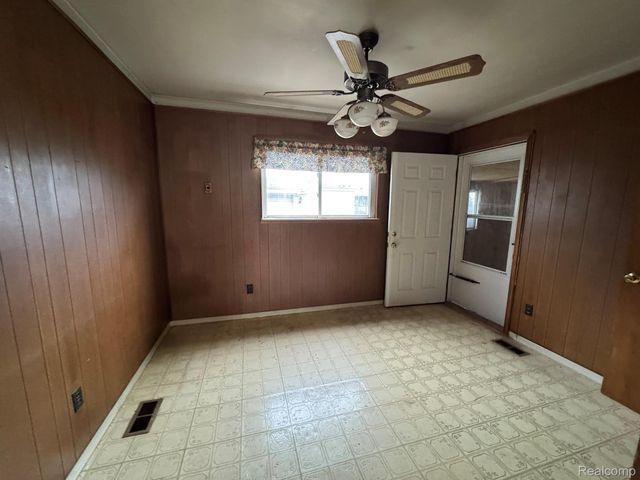 17970 S Wind Drive, Fraser, MI 48026