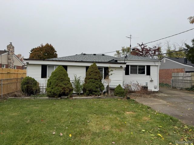 17970 S Wind Drive, Fraser, MI 48026