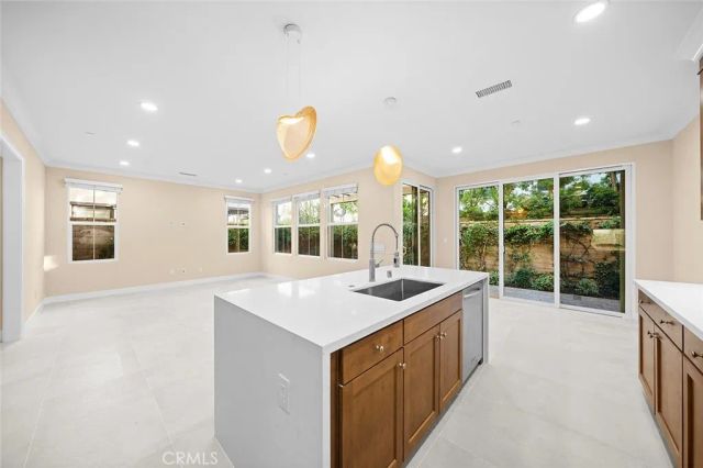 143 Rodeo, Irvine, CA 92602