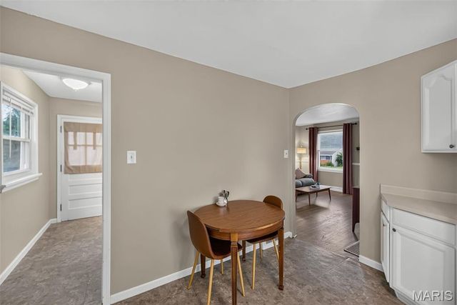 1015 S 6th Street, St Charles, MO 63301