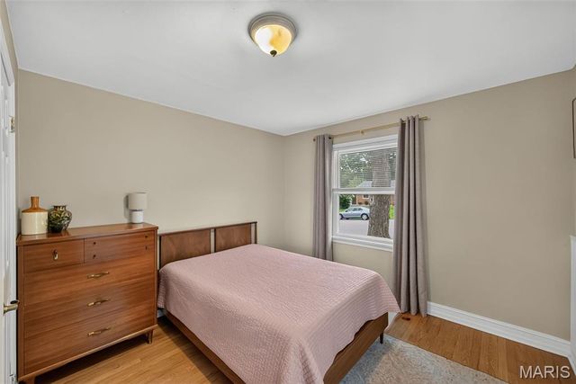 1015 S 6th Street, St Charles, MO 63301