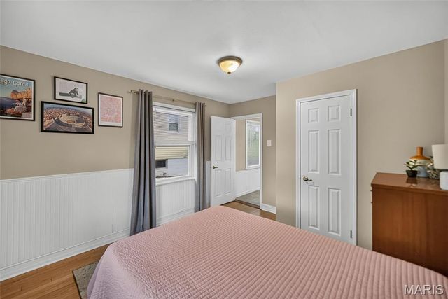 1015 S 6th Street, St Charles, MO 63301