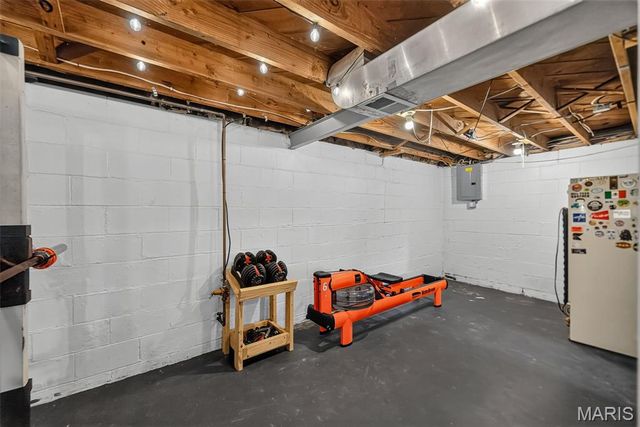 1015 S 6th Street, St Charles, MO 63301
