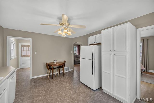 1015 S 6th Street, St Charles, MO 63301