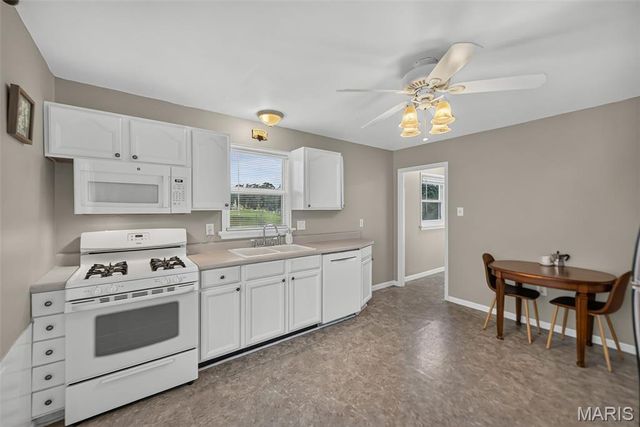 1015 S 6th Street, St Charles, MO 63301