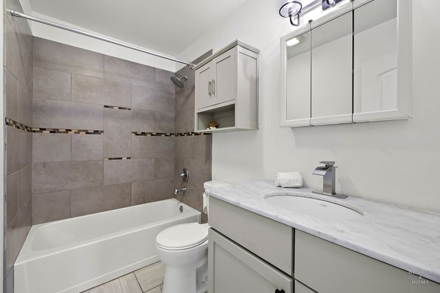 4433 Wildwood Drive, Crystal Lake, IL 60014