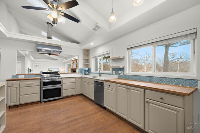 4433 Wildwood Drive, Crystal Lake, IL 60014