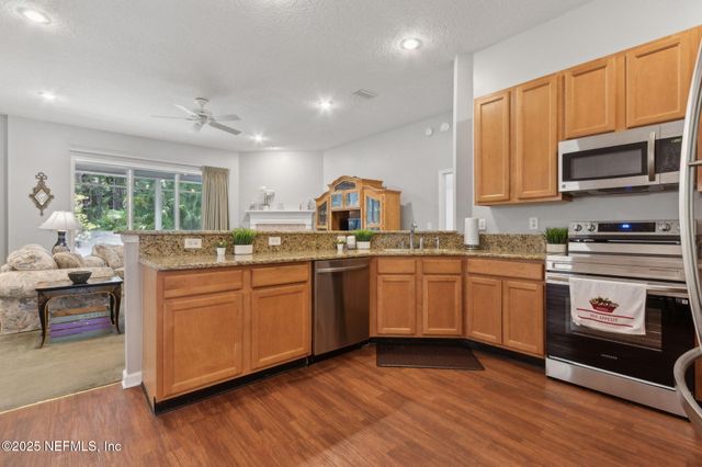 8826 CANOPY OAKS Drive, Jacksonville, FL 32256