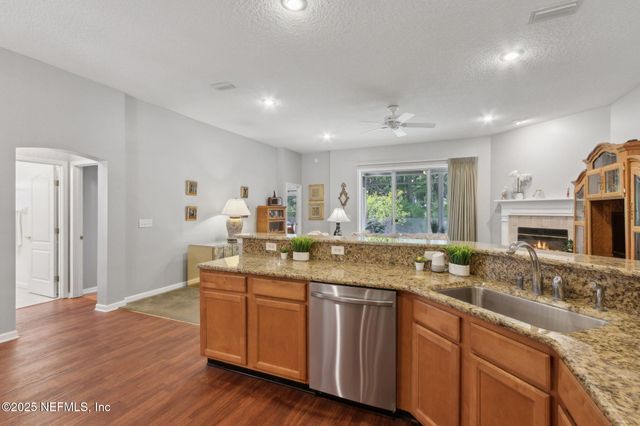 8826 CANOPY OAKS Drive, Jacksonville, FL 32256