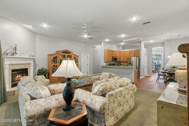 8826 CANOPY OAKS Drive, Jacksonville, FL 32256