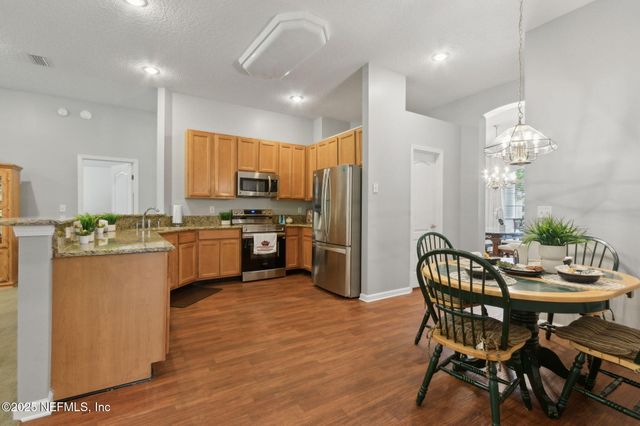 8826 CANOPY OAKS Drive, Jacksonville, FL 32256