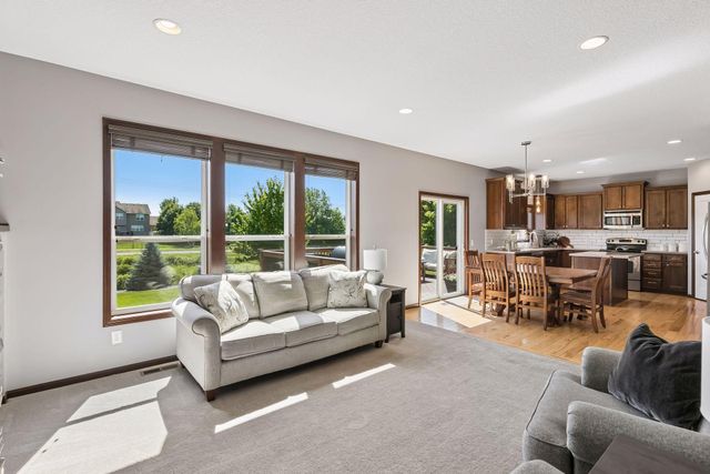 19806 Dover Drive, Farmington, MN 55024