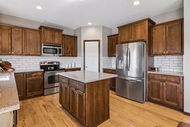 19806 Dover Drive, Farmington, MN 55024