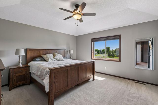 19806 Dover Drive, Farmington, MN 55024