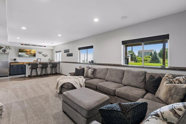 19806 Dover Drive, Farmington, MN 55024