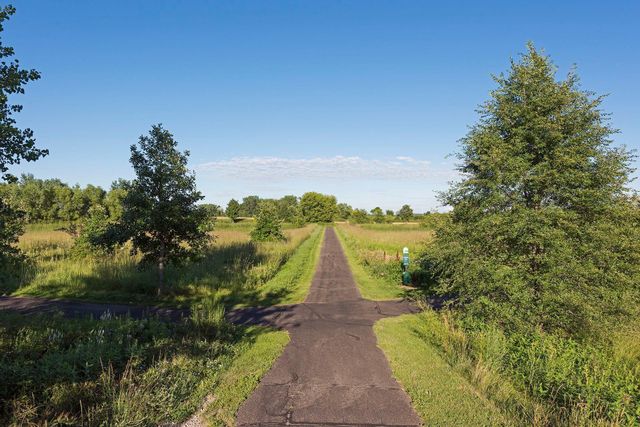 19806 Dover Drive, Farmington, MN 55024