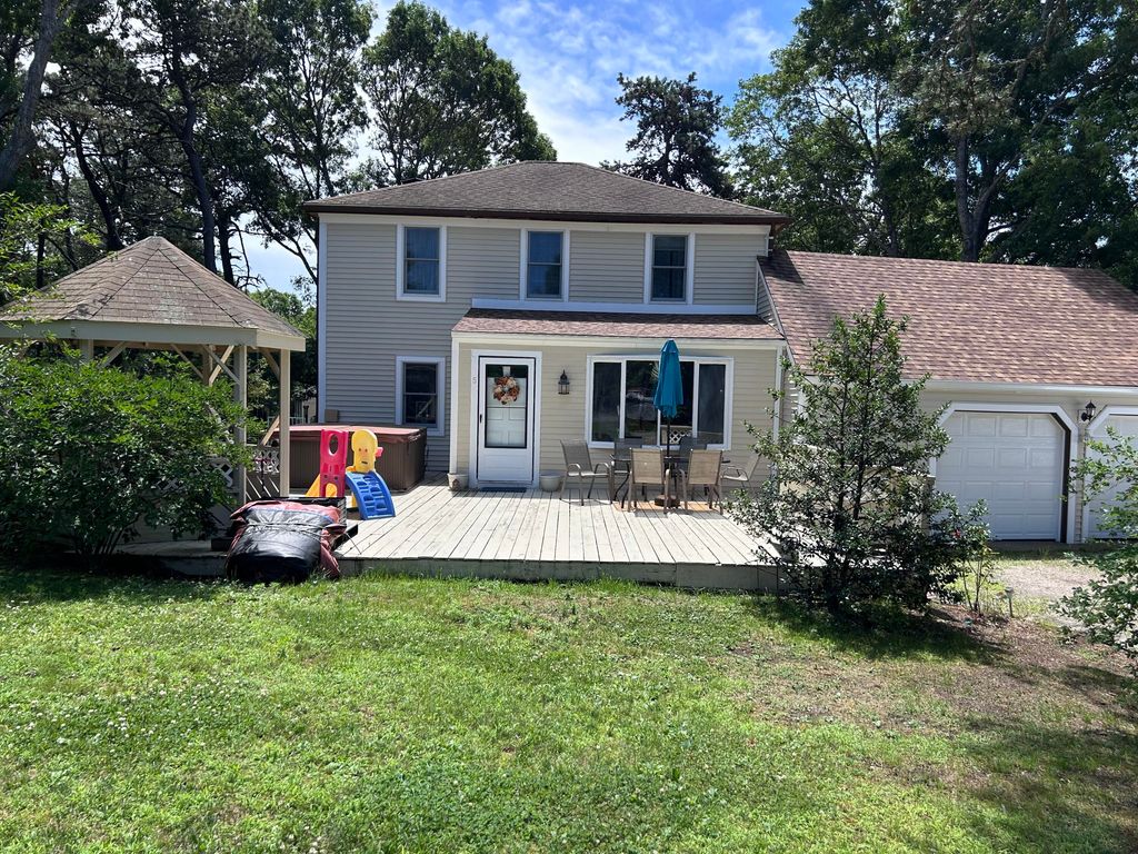 5 Whistler Lane, Dennis Port, MA 02639