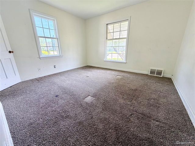 1601 N Ballenger Highway, Flint, MI 48504