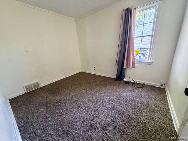 1601 N Ballenger Highway, Flint, MI 48504