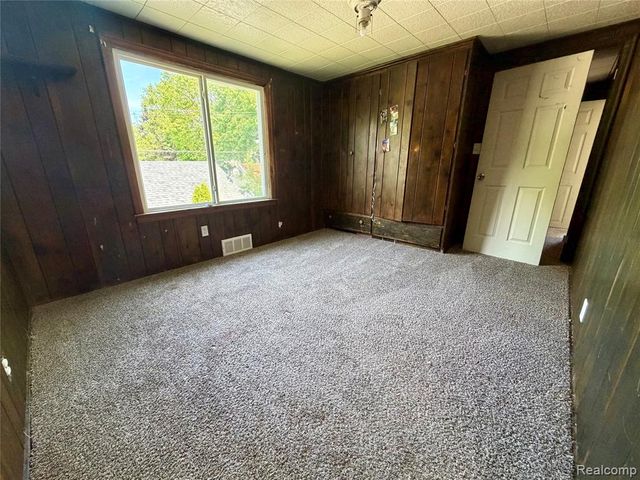 1601 N Ballenger Highway, Flint, MI 48504