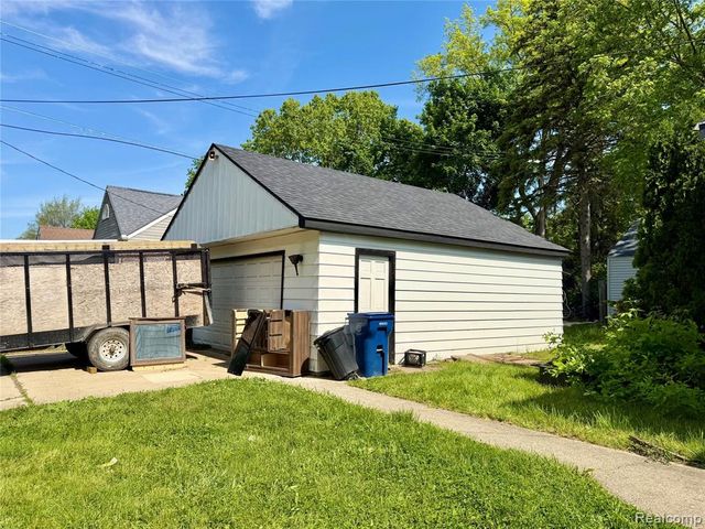 1601 N Ballenger Highway, Flint, MI 48504