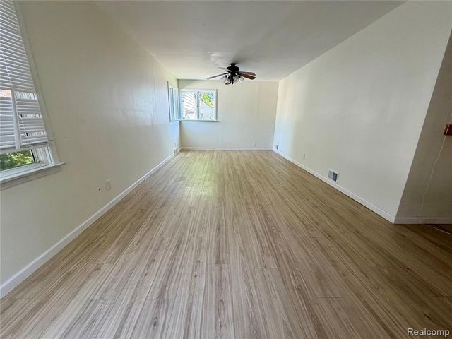 1601 N Ballenger Highway, Flint, MI 48504