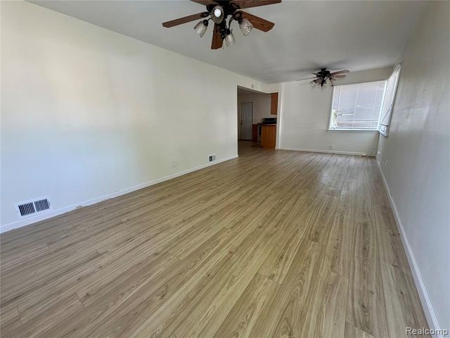 1601 N Ballenger Highway, Flint, MI 48504
