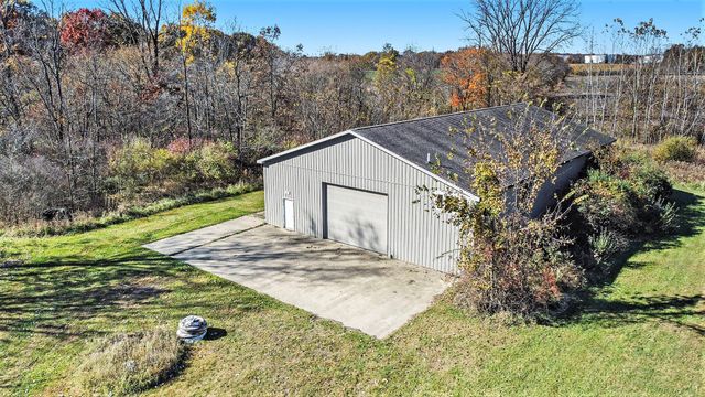 2479 Oakley Road, Stockbridge, MI 49285