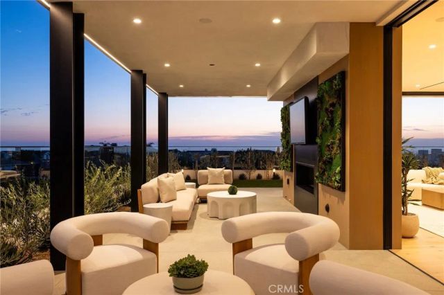 53 Montecito Drive, Corona Del Mar, CA 92625