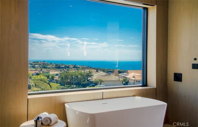53 Montecito Drive, Corona Del Mar, CA 92625