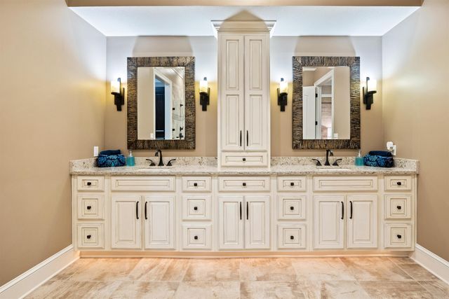 4518 Clubhouse Dr, Jonesboro, AR 72405