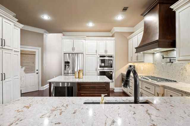 4518 Clubhouse Dr, Jonesboro, AR 72405