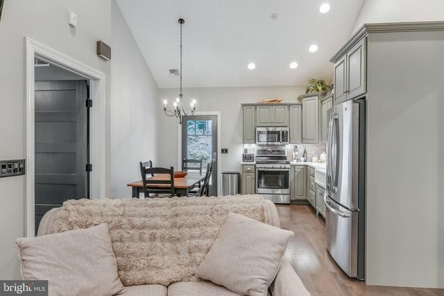 6 MAPLE GROVE RD, Mohnton, PA 19540