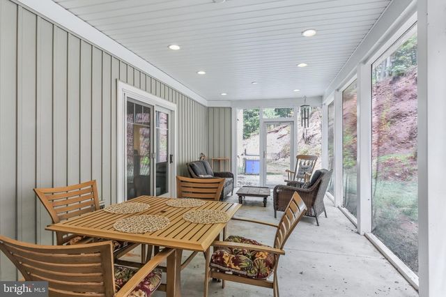 6 MAPLE GROVE RD, Mohnton, PA 19540