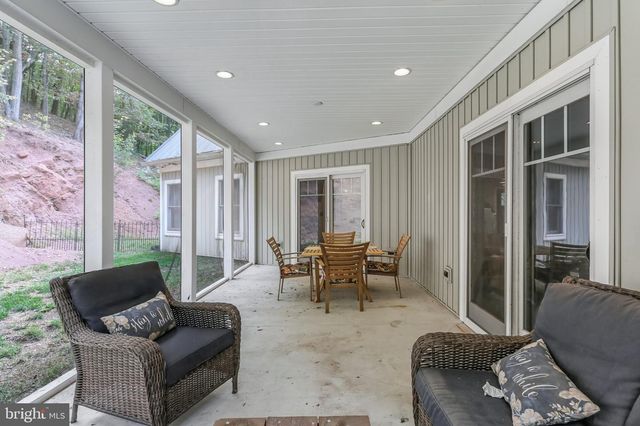 6 MAPLE GROVE RD, Mohnton, PA 19540