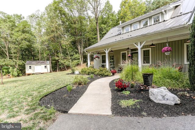 6 MAPLE GROVE RD, Mohnton, PA 19540
