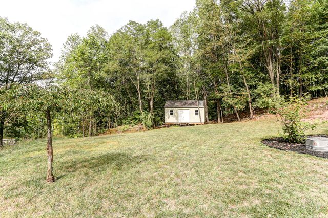 6 MAPLE GROVE RD, Mohnton, PA 19540