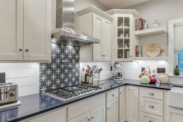 6 MAPLE GROVE RD, Mohnton, PA 19540