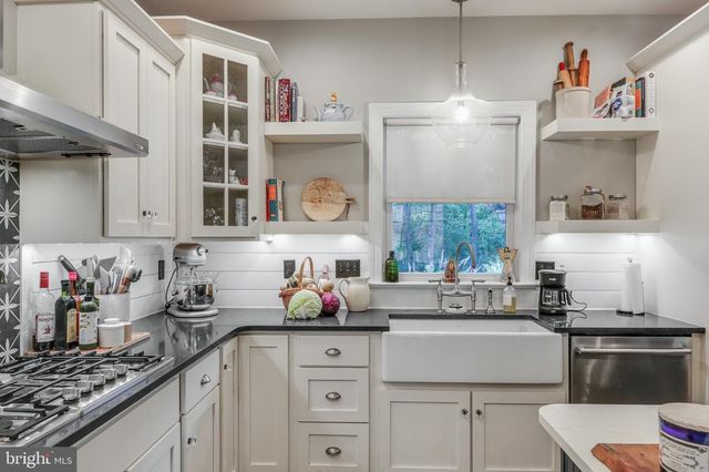 6 MAPLE GROVE RD, Mohnton, PA 19540