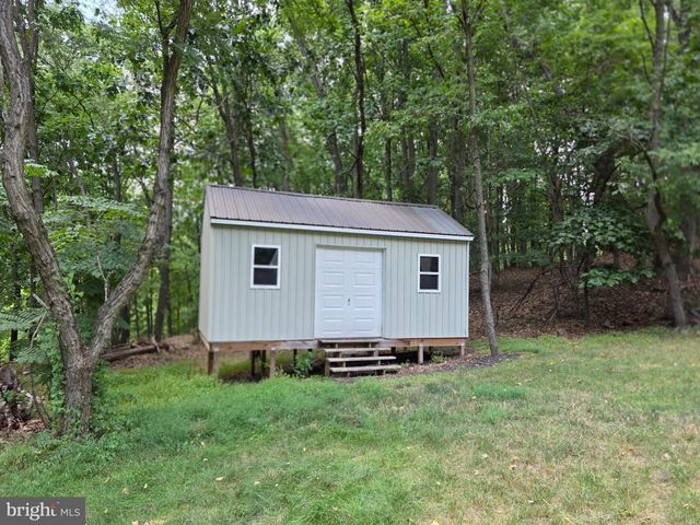 6 MAPLE GROVE RD, Mohnton, PA 19540