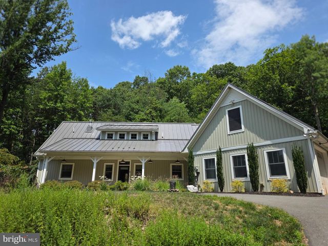 6 MAPLE GROVE RD, Mohnton, PA 19540