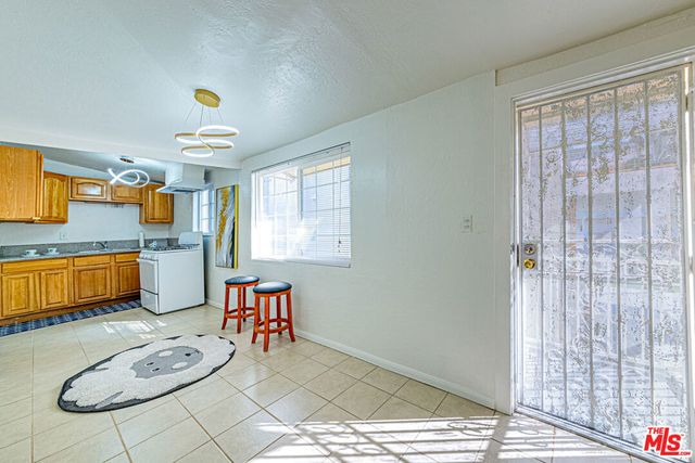 1241 S Kenmore Avenue, Los Angeles, CA 90006