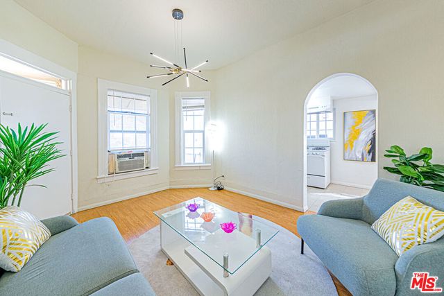 1241 S Kenmore Avenue, Los Angeles, CA 90006