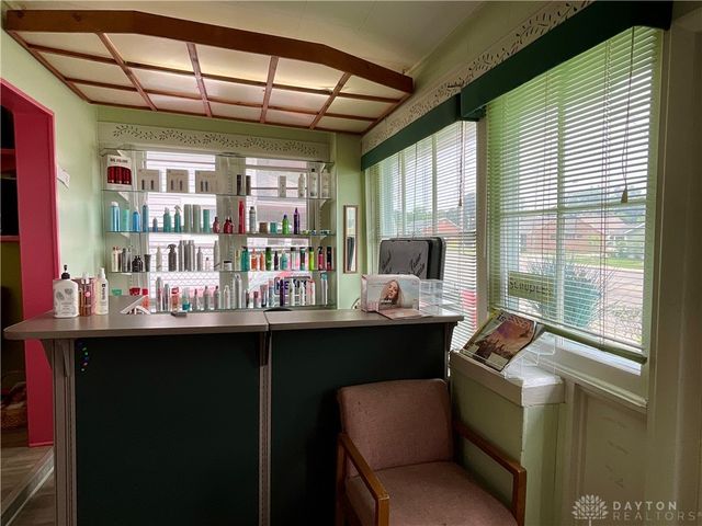 115 S Burnett Road, Springfield, OH 45505