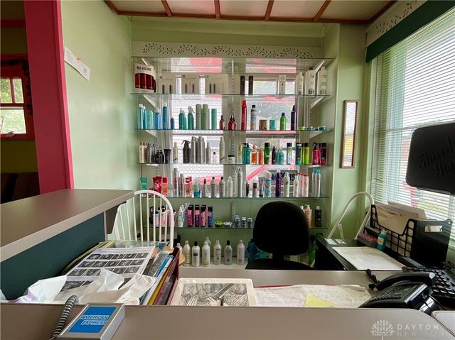 115 S Burnett Road, Springfield, OH 45505