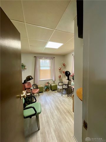 115 S Burnett Road, Springfield, OH 45505