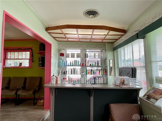 115 S Burnett Road, Springfield, OH 45505